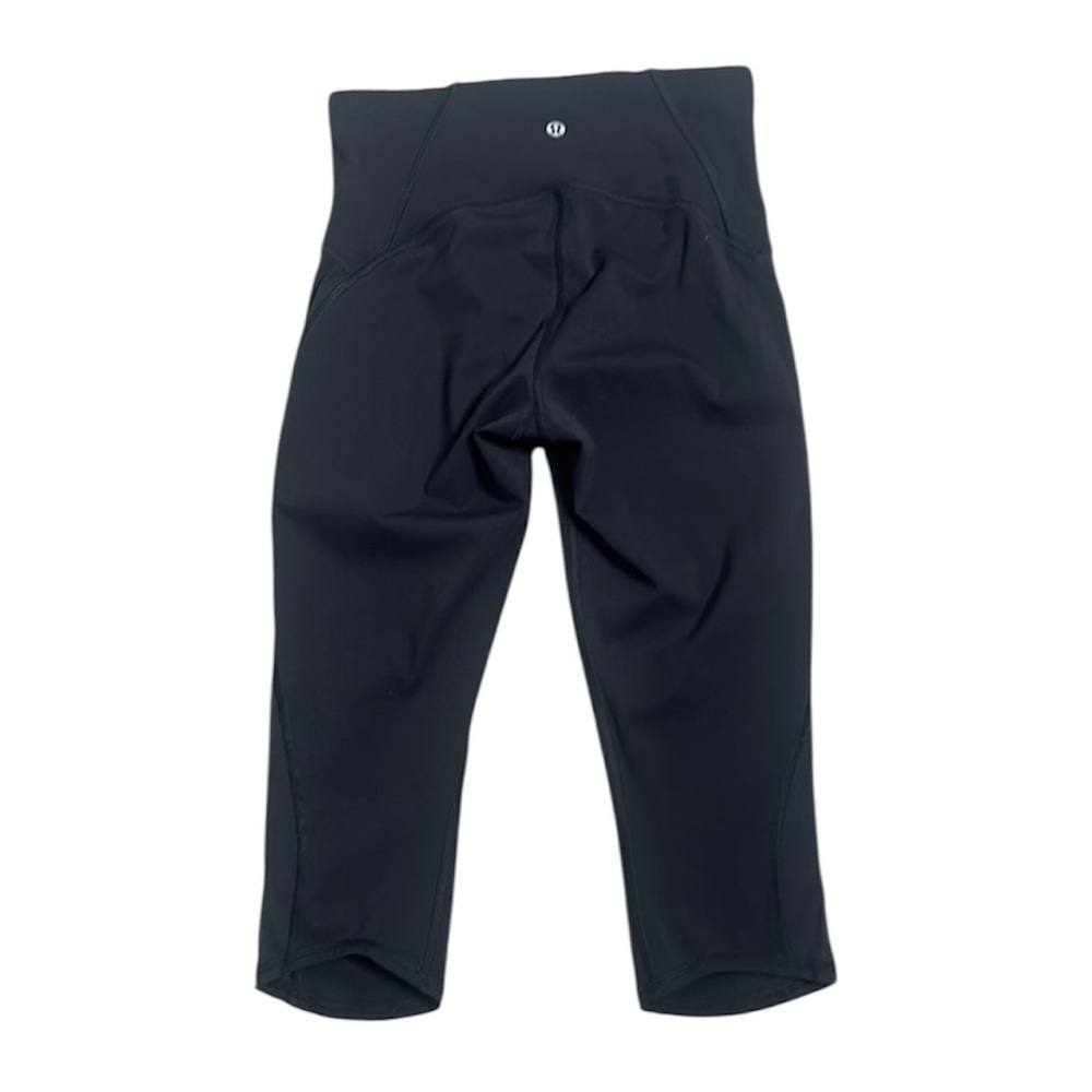Lululemon Black crop Leggings side meshes size 6 gym workout yoga activewear